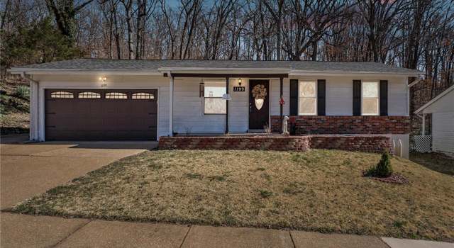 Photo of 1199 Green Knoll Dr, Fenton, MO 63026