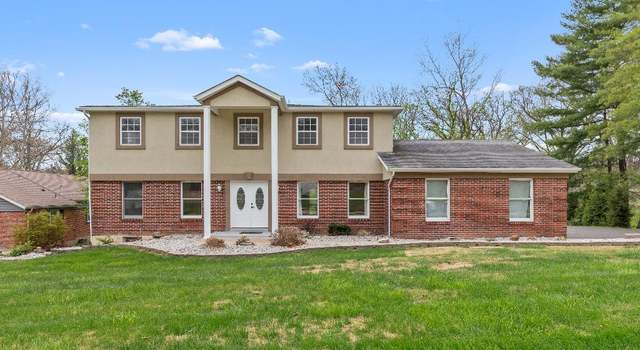 Photo of 625 Pinebrook Dr, Town And Country, MO 63017
