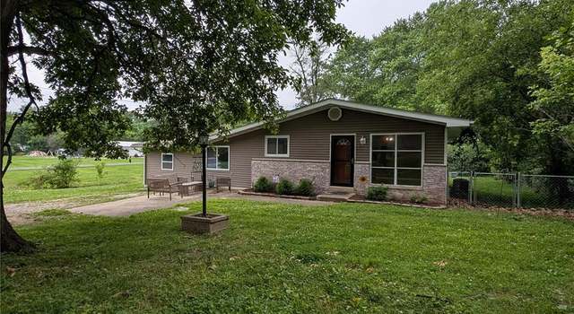 Photo of 326 S Elm St, Bethalto, IL 62010