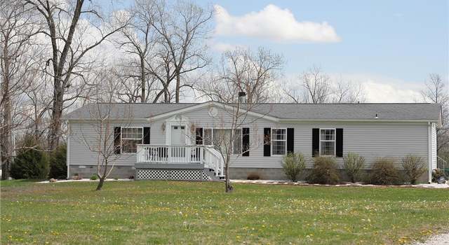 Photo of 1622 Winter Rd, Lenzburg, IL 62255