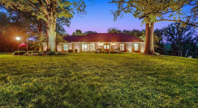 Photo of 1897 Point Oak Rd, Des Peres, MO 63131