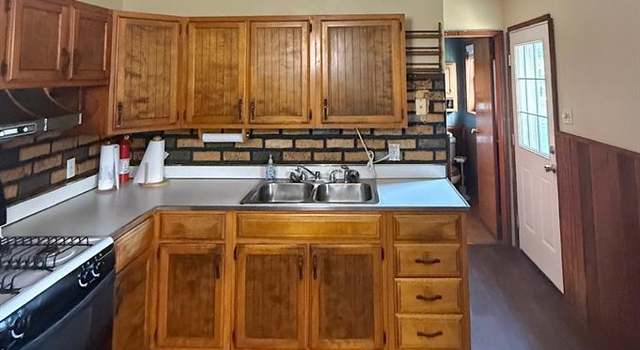 Photo of 1391 Brushey Grove Ave, Wood River, IL 62095