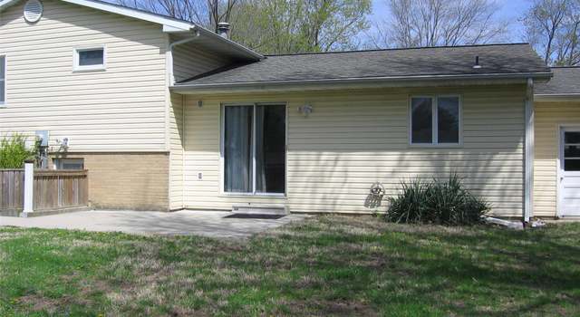 Photo of 472 E 3rd St, Trenton, IL 62293