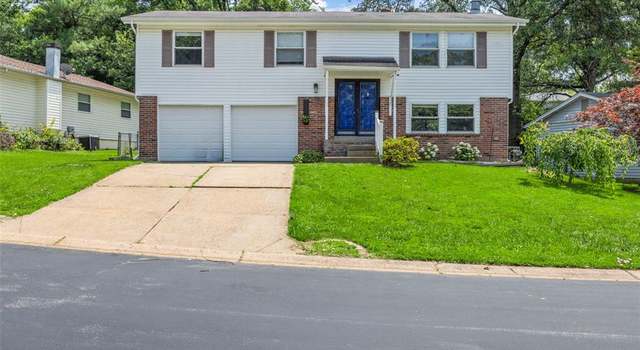 Photo of 1512 Shadow Wood Dr, St Charles, MO 63303