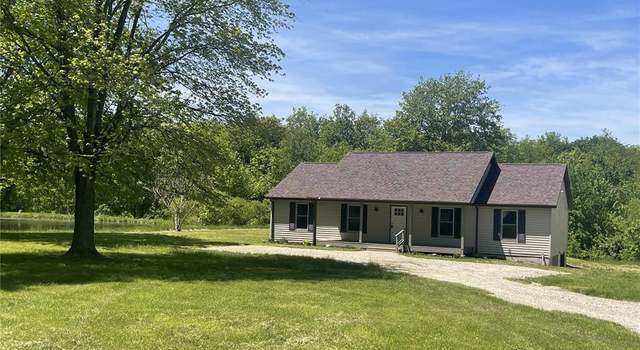 Photo of 205 New Douglas Ave, Sorento, IL 62086