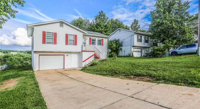 Photo of 1828 Deer Creek Dr, De Soto, MO 63020