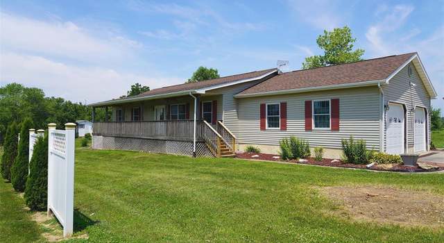 Photo of 104 Susan Ln, Pleasant Hill, IL 62366
