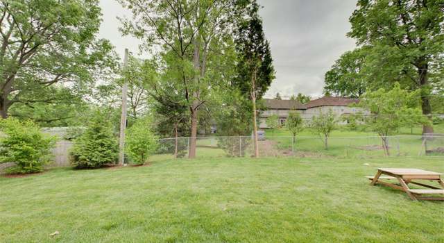 Photo of 9 Crabapple Ct, St Louis, MO 63132
