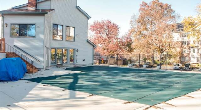 Photo of 10821 Charlton Way, Creve Coeur, MO 63146