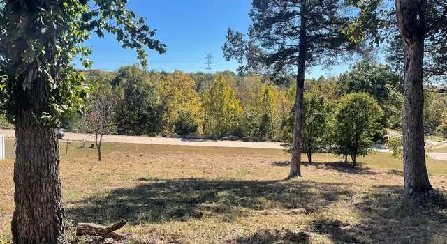 Photo of 220 Echo Lake Cir, Byrnes Mill, MO 63025