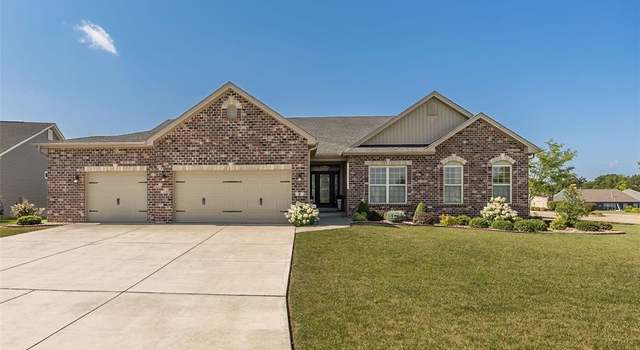 Photo of 2 Wyndemere Ct, Lake Saint Louis, MO 63367