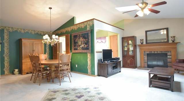 Photo of 107 Barrington Dr, St Peters, MO 63376