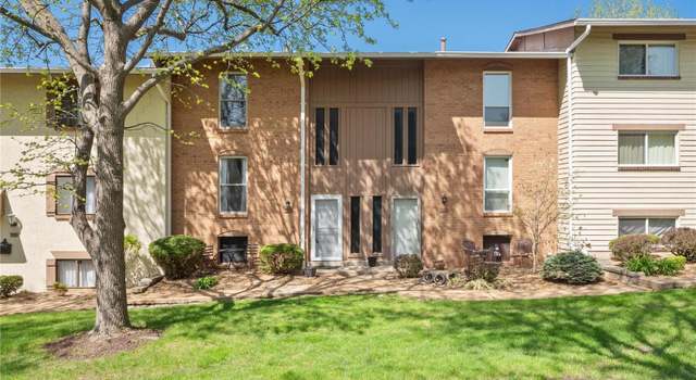 Photo of 119 Carmel Woods Dr, Ellisville, MO 63021