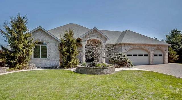 Photo of 31552 Red Oak Dr, Brighton, IL 62012
