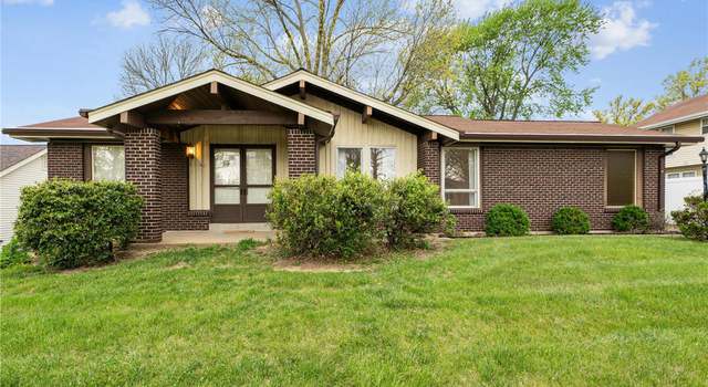 Photo of 1747 Shallowbrook Dr, St Louis, MO 63146