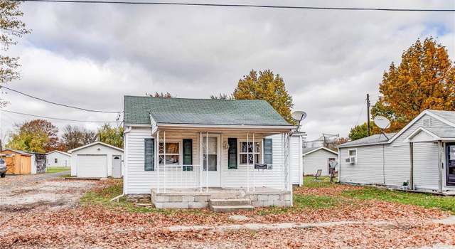Photo of 150 Maple St, Carrollton, IL 62016