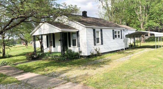 Photo of 407 Locust St, Charleston, MO 63834