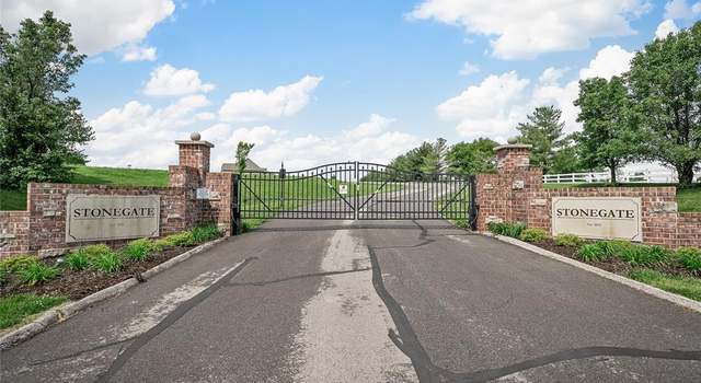 Photo of 23 Stonegate Estates Dr, Hawk Point, MO 63349