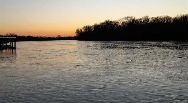 Photo of 8 Woods Creek Rd, Saint Charles, MO 63301