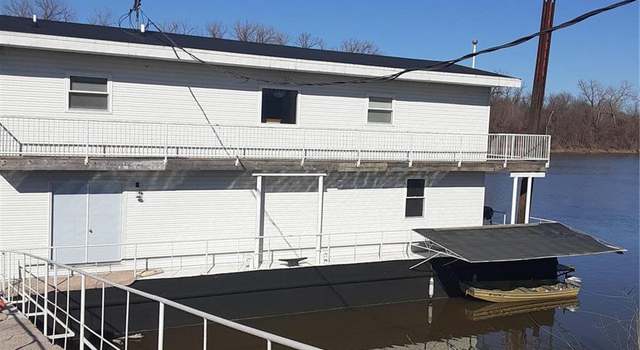 Photo of 8 Woods Creek Rd, Saint Charles, MO 63301