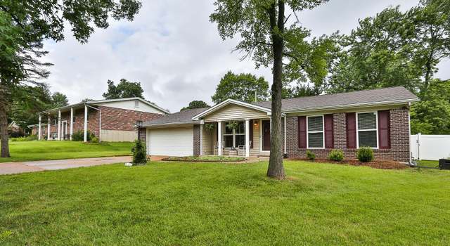 Photo of 303 Warwick Ln, Manchester, MO 63021