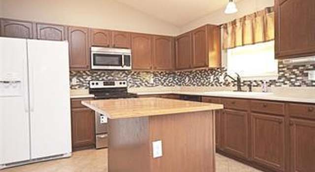 Photo of 5 Thoroughbred Dr, Wright City, MO 63390