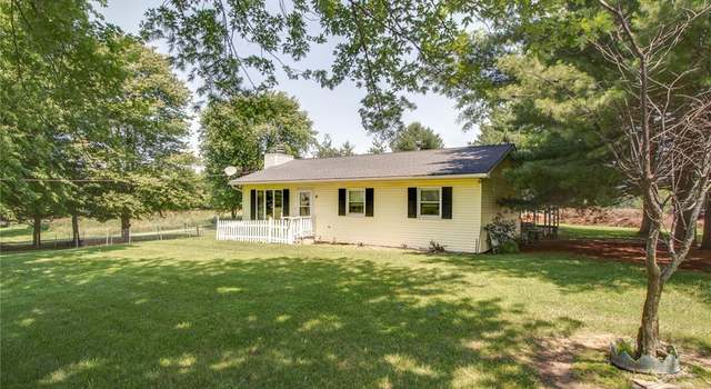 Photo of 25078 White Rose Ln, Jerseyville, IL 62052