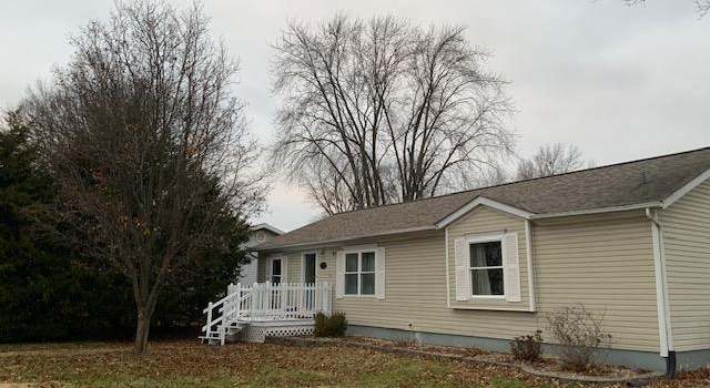 Photo of 205 E Pocahontas Rd, Highland, IL 62249