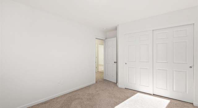 Photo of 7425 Shadow Point Dr, Oakville, MO 63129
