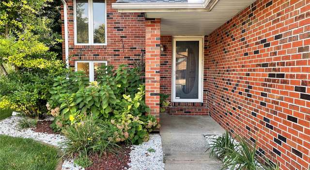 Photo of 11 Pebble Ct, Edwardsville, IL 62025