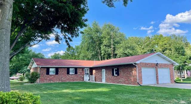 Photo of 102 West Shore Ter, Hillsboro, IL 62049