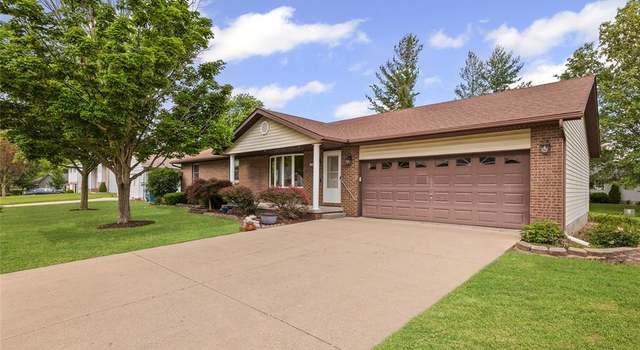 Photo of 335 Nottingham Ln, Highland, IL 62249