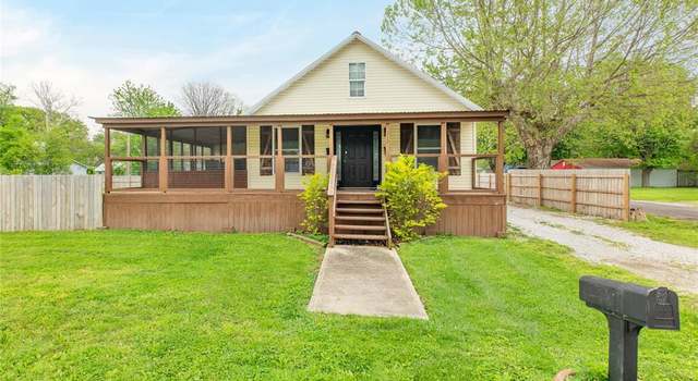 Photo of 212 Indiana Ave, South Roxana, IL 62087