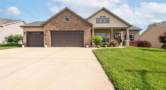 Photo of 136 Oakshire Dr Dr, Troy, IL 62294