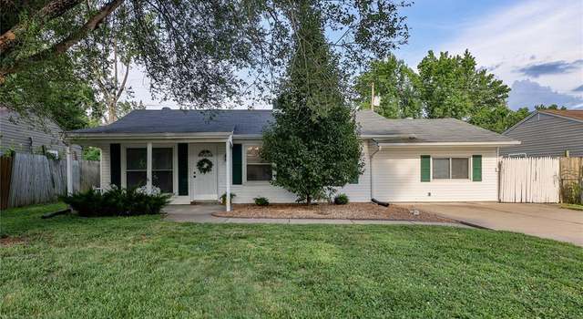 Photo of 5 Bluegrass Ln, Saint Peters, MO 63376