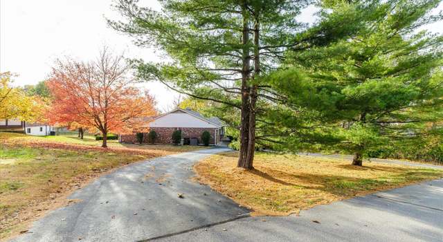 Photo of 575 Woodstream Dr, St Charles, MO 63304