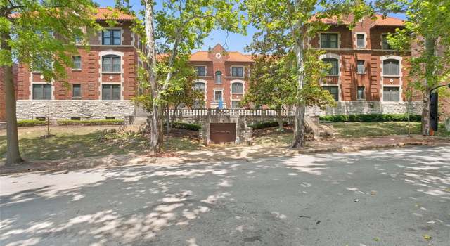 Photo of 7525 Buckingham Dr Unit 2S, Clayton, MO 63105