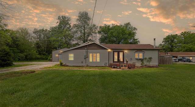 Photo of 519 N Maple St, Duquoin, IL 62832