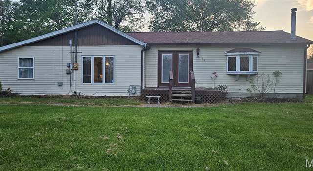 Photo of 519 N Maple St, Duquoin, IL 62832