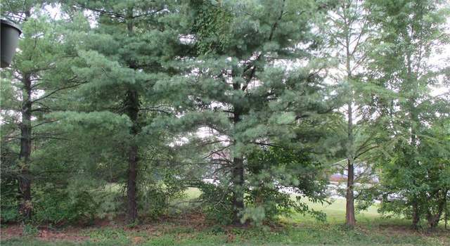 Photo of 1525 Surrey Ln, Weldon Spring, MO 63304