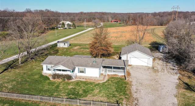 Photo of 14430 Spillway Rd, Girard, IL 62640