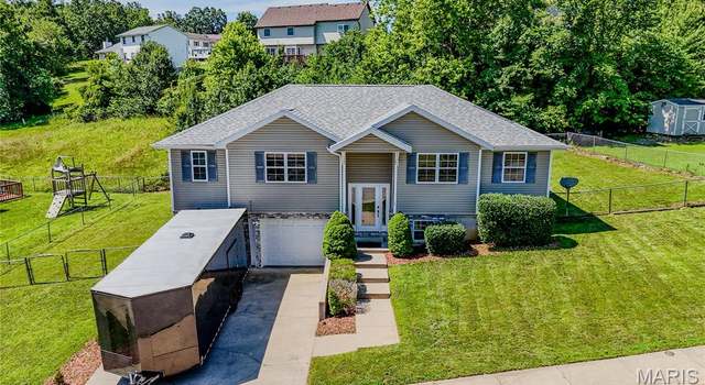 Photo of 125 Dogwood Cir, Saint Robert, MO 65584