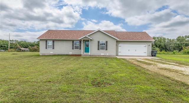 Photo of 18440 Charity Dr, Dixon, MO 65459