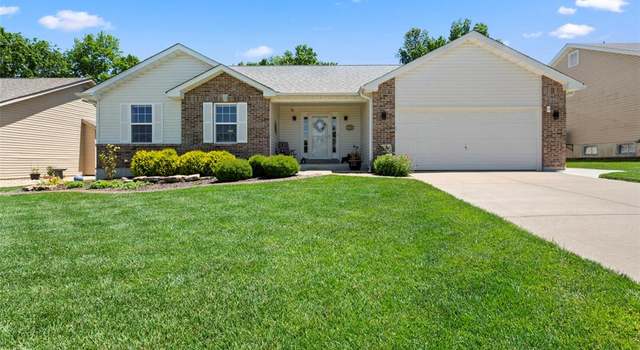 Photo of 748 Pecan Hill Dr, St Charles, MO 63304