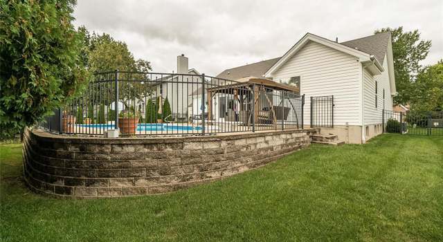 Photo of 337 Huntleigh Manor Dr, St Charles, MO 63303