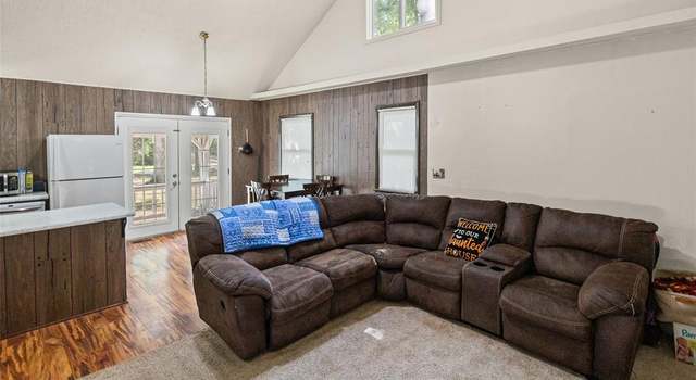 Photo of 2720 Miles Ln, Salem, IL 62881