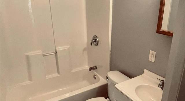 Photo of 10137 Duke Dr, St Louis, MO 63136