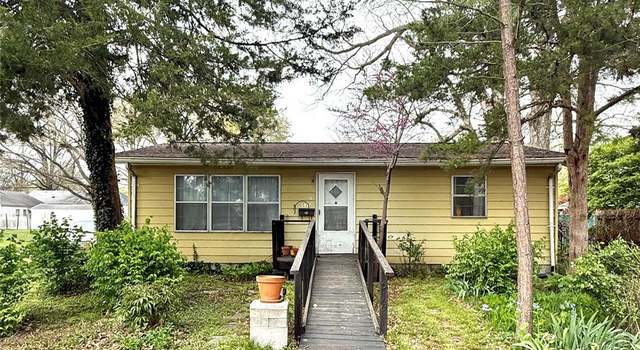 Photo of 515 E Patterson St, Mascoutah, IL 62258