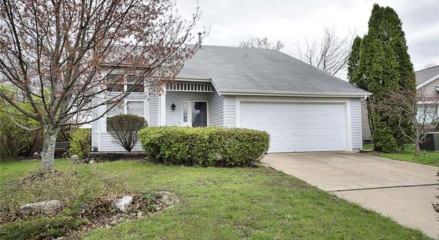 Photo of 12 Kingspointe Dr, St Peters, MO 63376