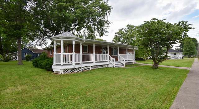 Photo of 411 S Walnut St, Mount Olive, IL 62069